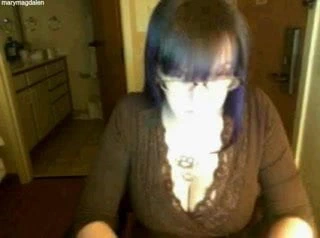 Sohbet 85 (göğüsleri gösteren ateşli kız)