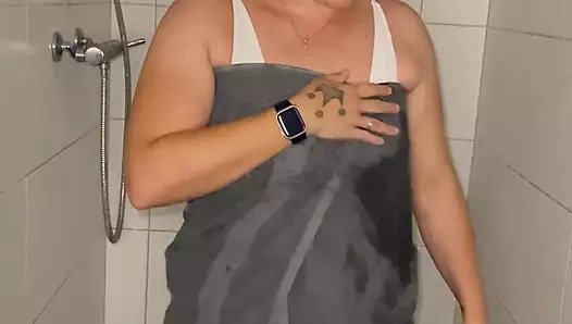 Duş binkini mastürbasyonu ateşli su jeti ıslak titreyen twitch inliyor orgazm boşalıyorum