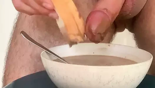 Nutella, süt ve yarak kahvaltı yemeği