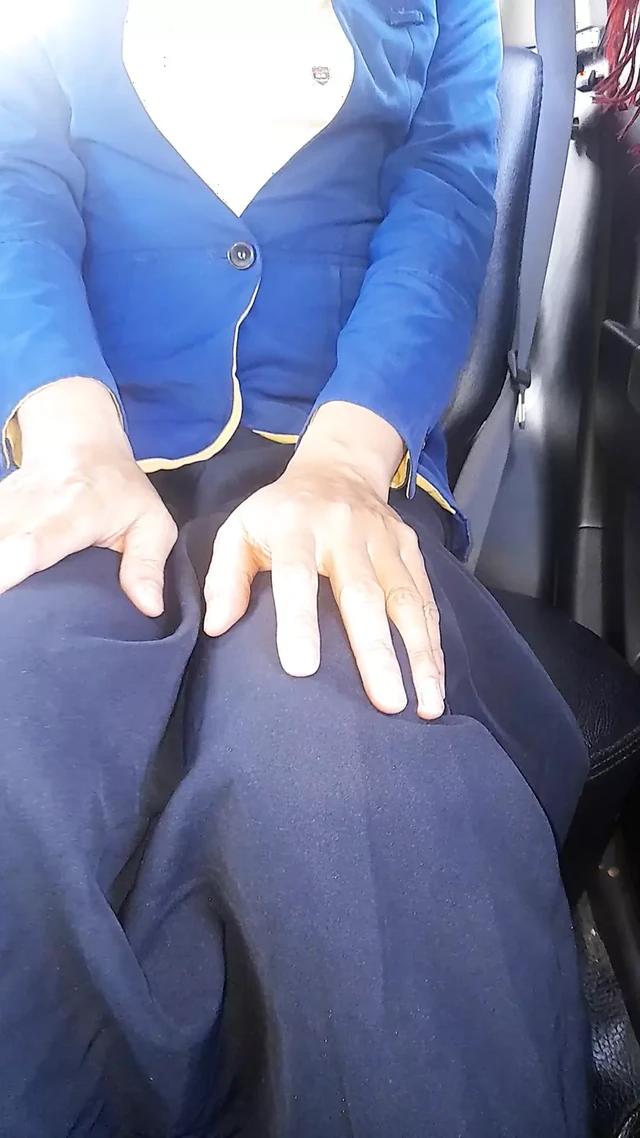 Женщина в трансдрессере Bca в форме банка