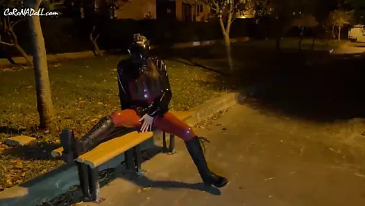 Kamu lateks gaz maskesi oyun