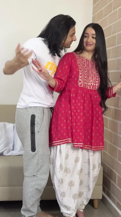 Büyük Kıçlı Sevimli Desi Bhabhi, Devar'ın Kıçını Yalıyor ve Sikiyor | Bölüm 1