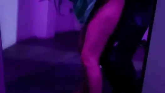 erkek arkadaşımın en yakın arkadaşını sikiyorum