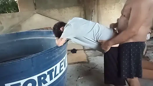 Terasta ayakkabının götünü sikiyor % 100 anal