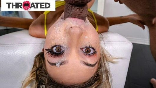 boğazlı - minyon sarışın büyük bir horoz yutar