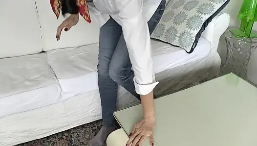 Tırnaklarımı kırmızıya boya ve kurut! Lady Victoria Valente