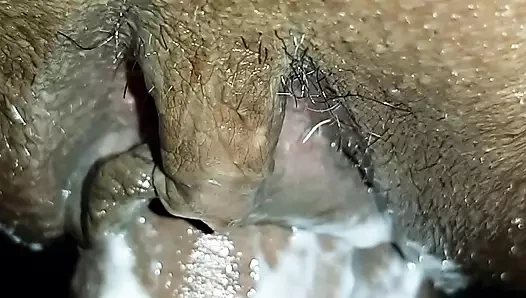 Sikinin her yerine salya akıtıyorum