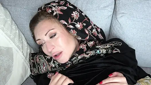 Büyük götlü tesettürlü üvey anne kaslı büyük zenci yarağı üvey oğlu tarafından sikiliyor