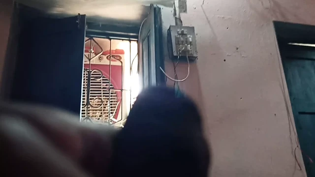 Desi oğlan yalnız ev oynama ile çük