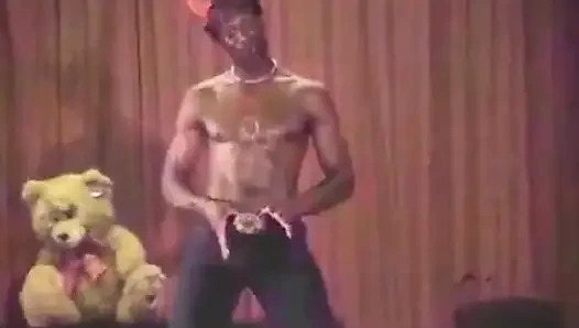 Şeytani seksi siyah striptizci