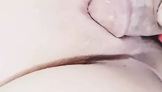 Sevimli üvey kız kardeş sıkı amını yarağıma sürtmeyi seviyor.clouse up ovuyor