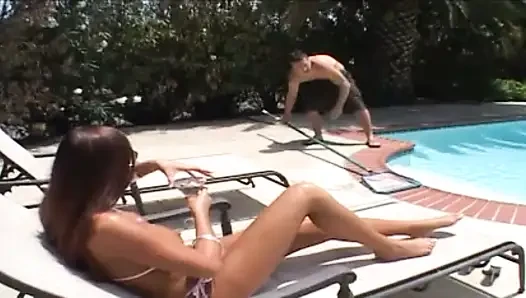 Seksi bir sürtüğün götü için büyük sert bir yarak