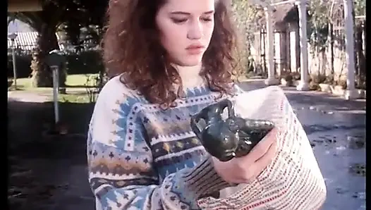 Büyük doğal memeli sürtükler büyük bir adam tarafından sikilmeyi seviyor