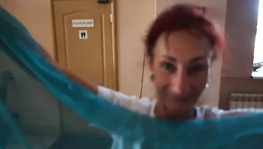 Otel merdiveninde dans