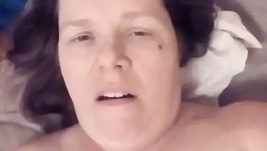 Büyük memeli seksi esmer