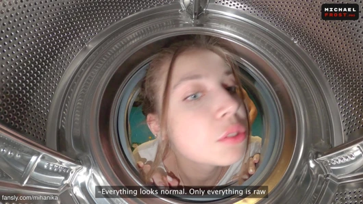 Yardım et, üvey kardeşim! sıkıştım!