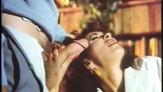 Adam iki ateşli yarak emiyor sonra yarağından döl içiyorlar - 2 sahne 1'de