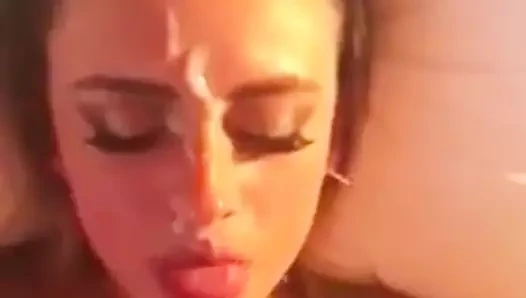 Essex'in yüzüne boşalma