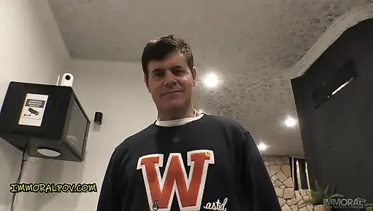 Lana Roy bronzlaşmış üniversiteli kız ussr tarzını sikiyor!