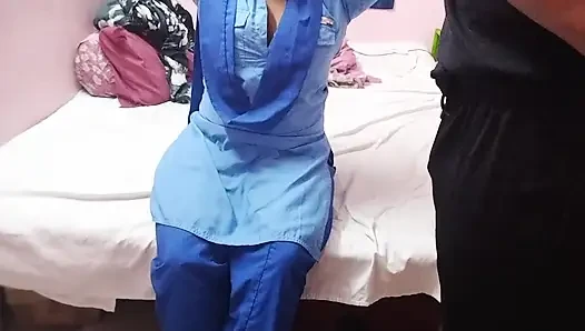 Tombul akrabamı sikiyorumMy Bahbhi'nin sevimli bir üvey kız kardeşi var, kendi evinde yarağımı seviyor