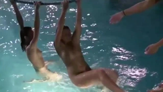 Çıplak kadınlar ıslak ve vahşi (xednorton)