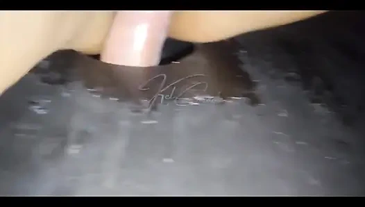 Sikiş deliğine gittim ve amcığımın içinde yarağının titrediğini hissedene kadar bir yabancıya verdim