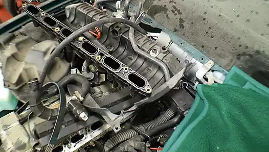 Tamirci arabanızla ilgili sorunu çözer #1