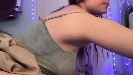 İnanılmaz fışkırtma ve domaltarak anal sikiş