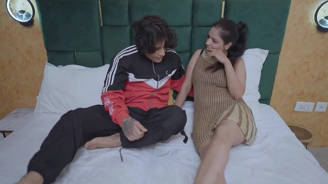 Bhabhi ko akela dekh kar kardi jabardast chudai full hindi audio