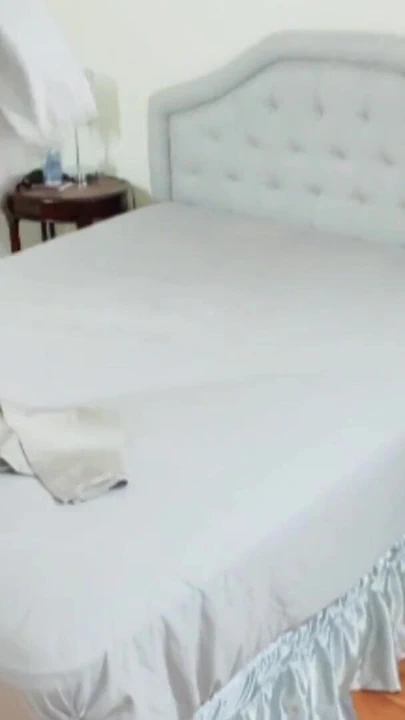 Asmr - yatak değiştirme elaina st james | Klip 1