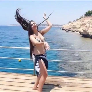 bikinili göbek dansı1