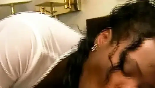 Siyah güzelini sikiyor