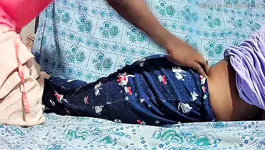 Gerçek Hintli ev yapımı anne ve baba domaltarak seks yapıyor