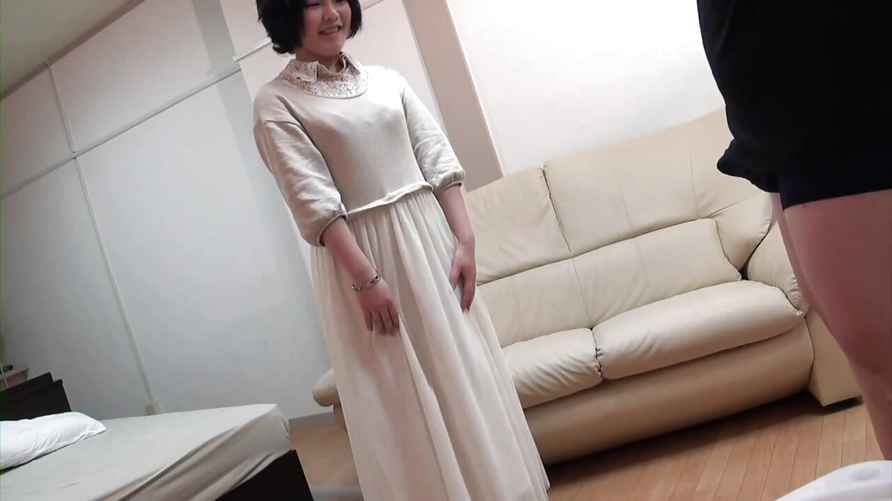 Oyuncakları ama onun yarağını daha çok seviyor