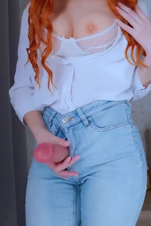 Futa üvey anne üvey oğlu için büyük yarağı sıvazlıyor! Tabu