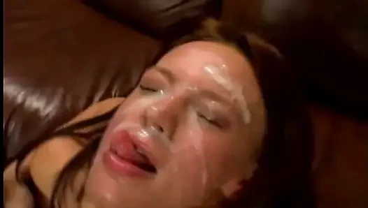 Holly Wellin 2 büyük yük tarafından tahrif edilir