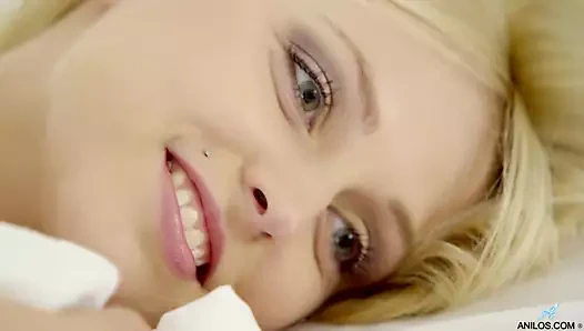 Çek orta yaşlı seksi kadın debora her zaman süper sıkı vücudunu zevk almanın yeni yollarını arıyor,