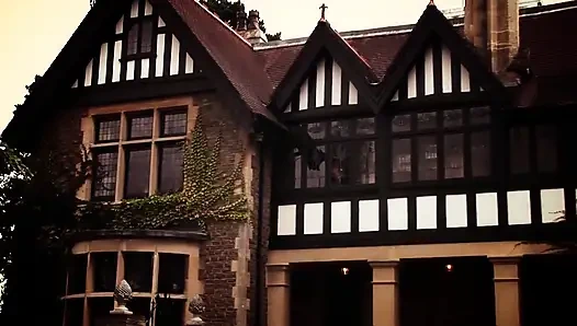 Danielle Derek sikilmek için yalvarıyor