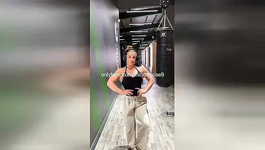 Tiktok canlı eyvah: genç anal büyük yarakla mahvoluyor - amcık döl sızdırıyor!