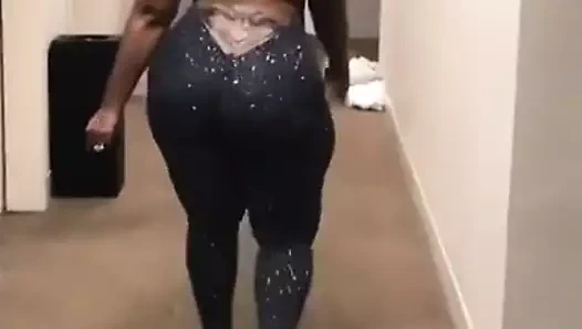 Tombul zenci büyük götlü pabg ateşli yürüyüş