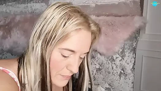 yakın çekim oyun ile benim ıslak kedi