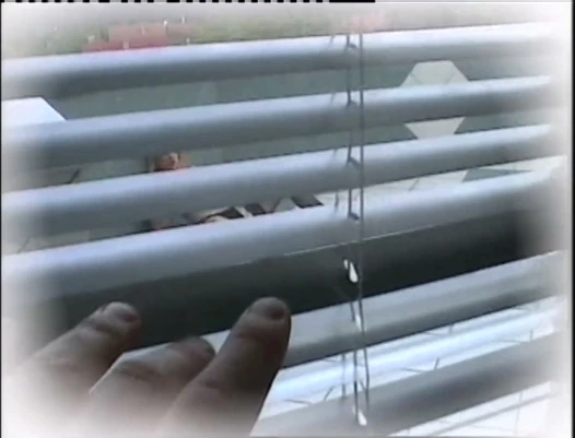 Seksi genç sarışın için parmaklama ve boşalma sakso