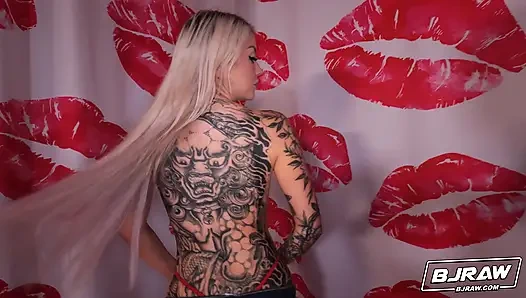 Nichole sırlanıyor