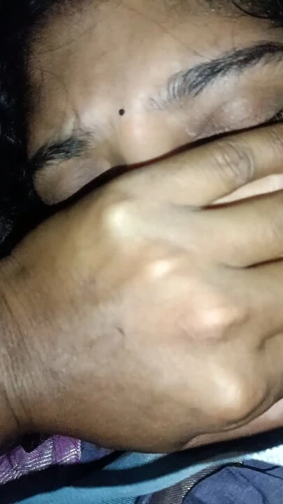 Arkadaşımın karısı çok seksi bir kız ve onu domaltarak sikiyorum