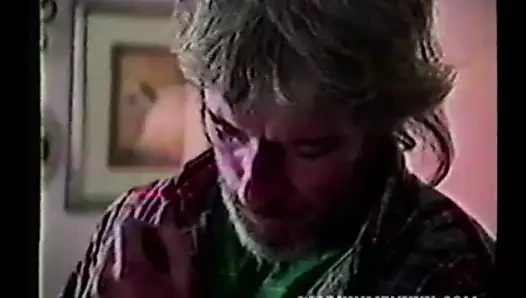 Amatör buck mastürbasyon yapıyor