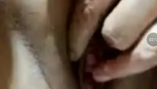 Gece geç saatlerde görüntülü seks görüşmesi yapıyoruz
