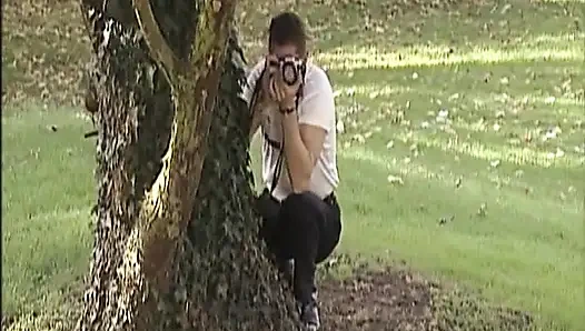 Büyük götlü sarışın Alman ateşli anne klasik sahnede kalın yarağa biniyor