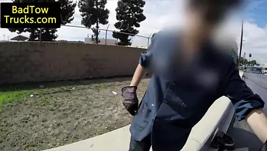 Mahsur kalan bebek bedava çekici için kamyon şoförünü dövdü