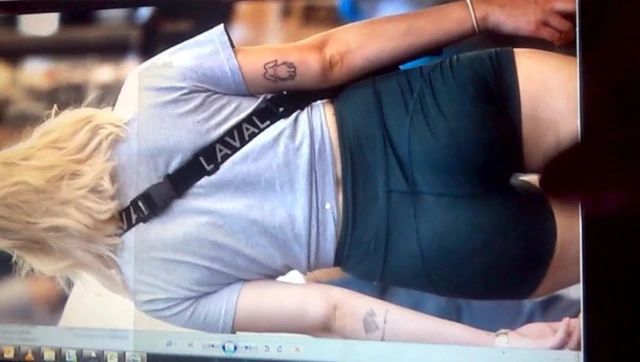 Sophie Turner'ın götüne boşalma 4
