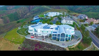 E1ephant man - 1talian badne$$ (eşek video müziği)